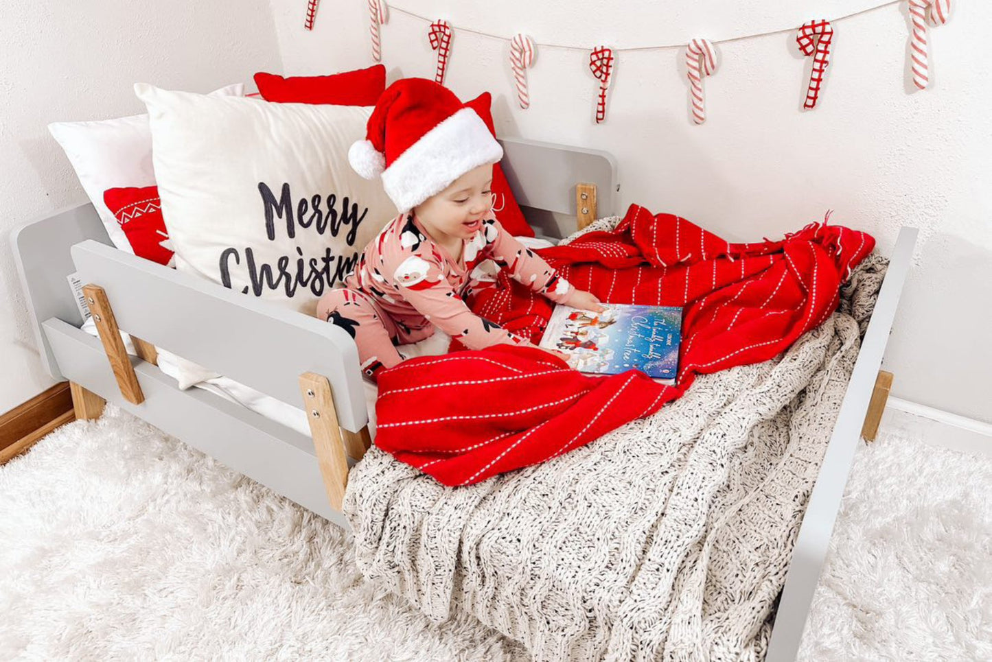 Holiday Hosting with a Newborn - How to Keep Calm When Family Comes - dadada baby