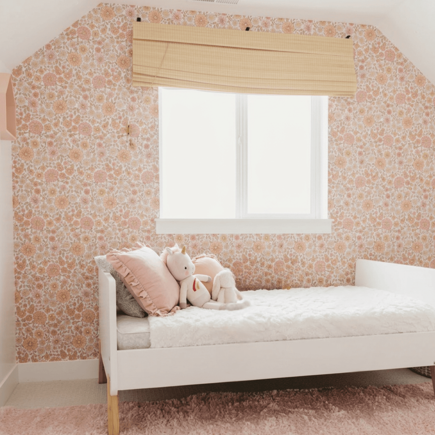 Daisy Wallpaper by Lovely People Studio - Sample 1 foot by 1 foot